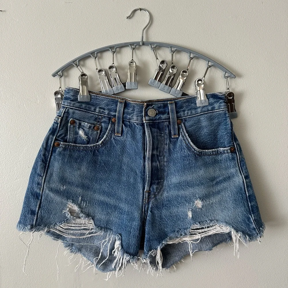 Levi’s 501 denim shorts size W23